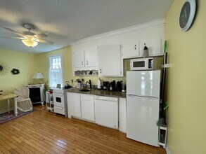 20 Bee St in Charleston, SC - Building Photo - Building Photo
