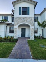 23320 SW 127th Ct in Homestead, FL - Building Photo