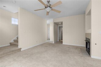 964 W Ocean View Ave in Norfolk, VA - Foto de edificio - Building Photo