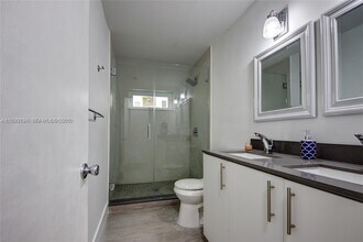 2363 SW 21st Ter in Miami, FL - Building Photo - Building Photo