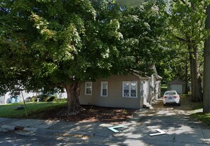 1212 Fargo Ave in Dixon, IL - Building Photo