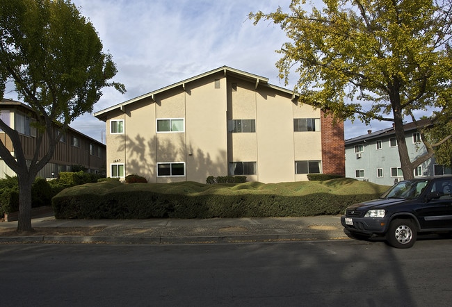 1663 Ontario Dr in Sunnyvale, CA - Building Photo - Building Photo