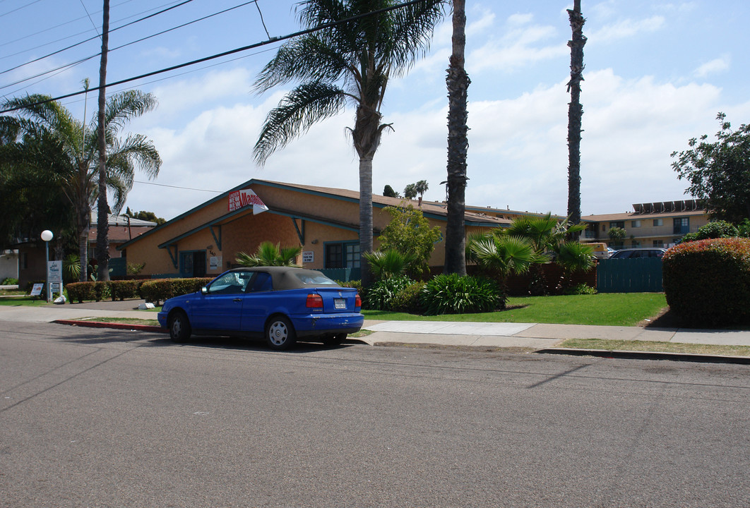 Las Palmas Apartments in Chula Vista, CA - Building Photo