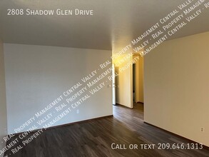 2808 Shadow Glen Dr in Modesto, CA - Building Photo - Building Photo