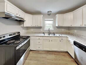 11106 Waterfield Ln in Indianapolis, IN - Building Photo - Building Photo