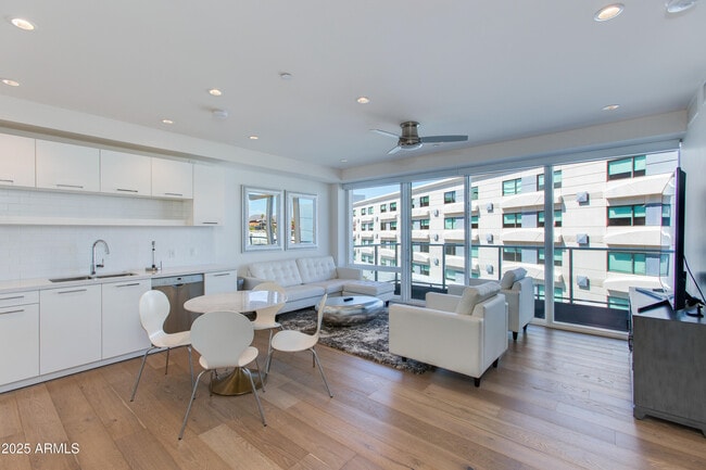 4422 N 75th St in Scottsdale, AZ - Building Photo - Building Photo