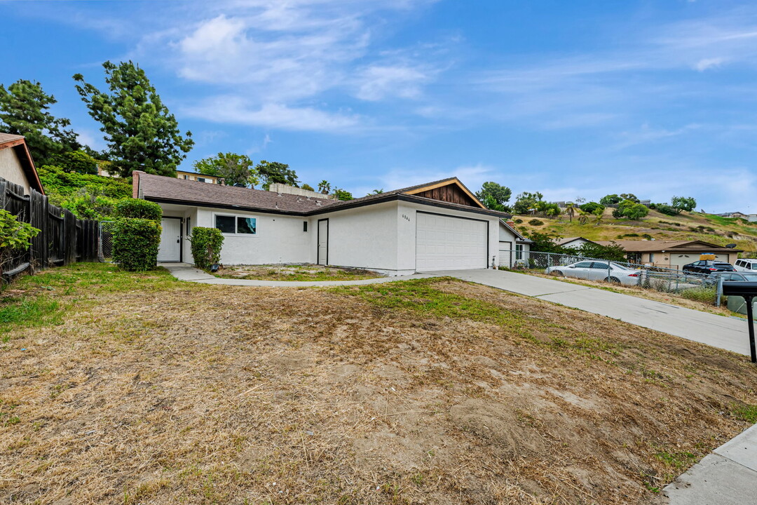 6046 Reo Pl in San Diego, CA - Building Photo