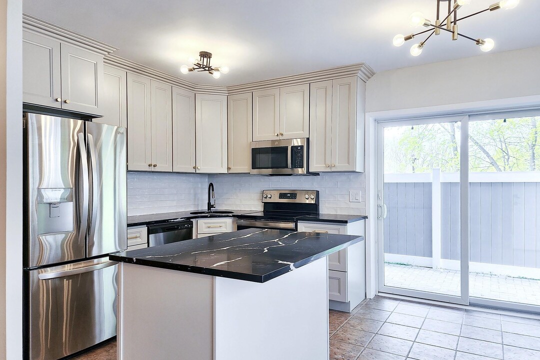 33 Ridge Rd in Dobbs Ferry, NY - Building Photo