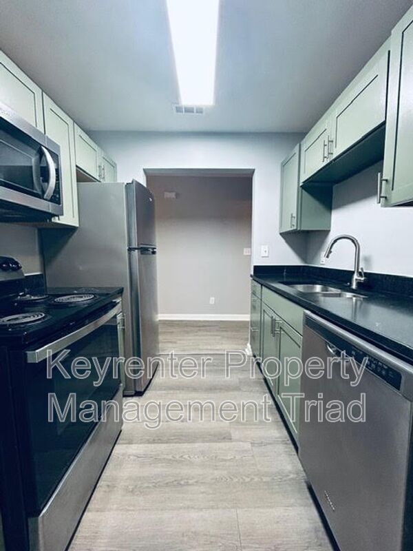 1405 Leonard Ave in High Point, NC - Building Photo - Building Photo