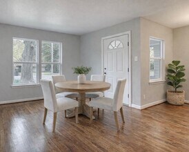 4821 Brinkley St in Houston, TX - Building Photo - Building Photo