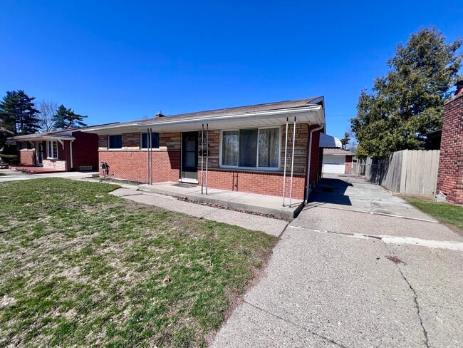 4709 Gerald St in Warren, MI - Building Photo - Building Photo
