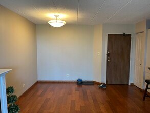 75 Kristin Cir in Schaumburg, IL - Building Photo - Building Photo