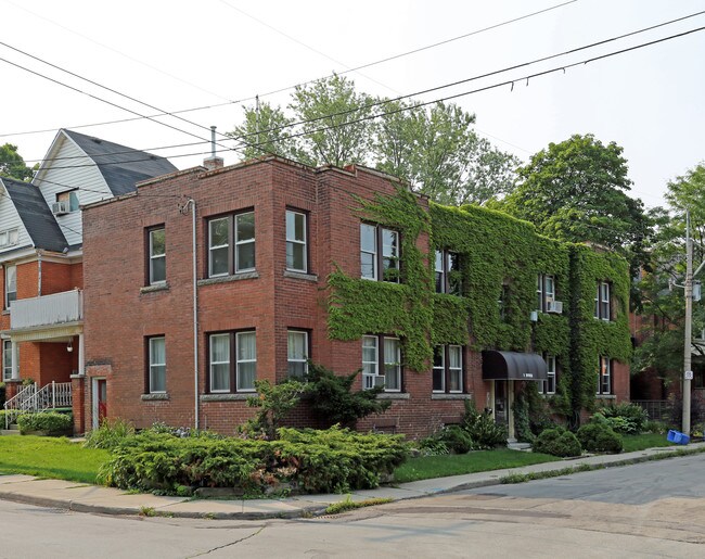 3 Bruce St