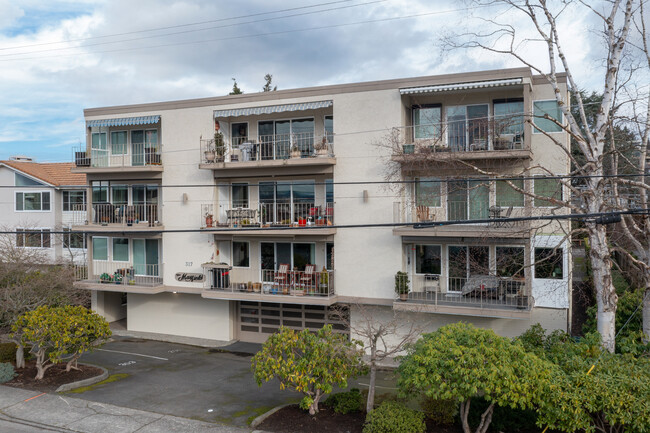 The Mayfield in Edmonds, WA - Foto de edificio - Building Photo