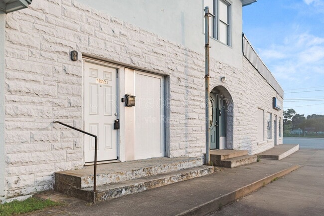 property at 2803 Bellmead Dr