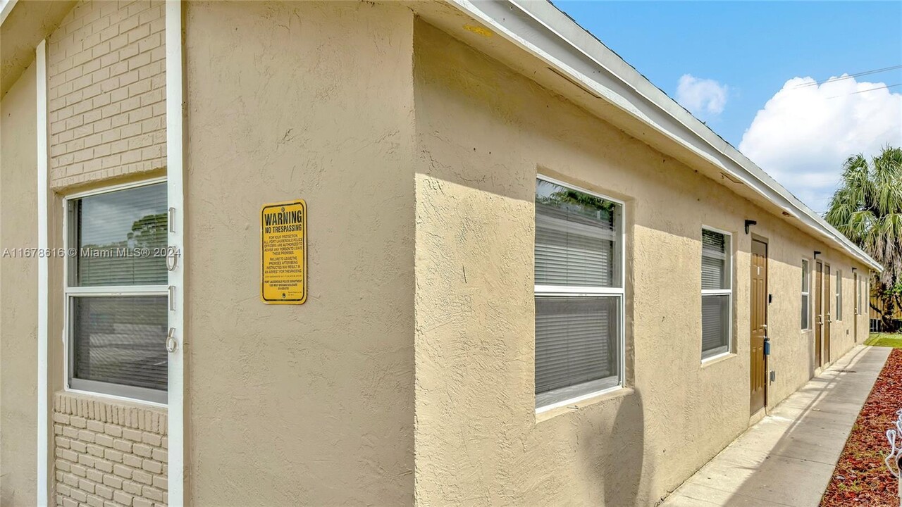 1016 NW 6th Ave, Unit 1-2 in Fort Lauderdale, FL - Building Photo