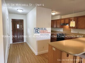 5005 SW Mitchell St in Portland, OR - Building Photo - Building Photo