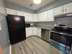 2015 Aspen Dr in Plainsboro, NJ - Building Photo - Building Photo