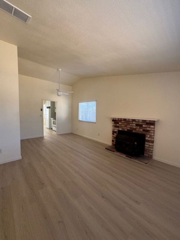 3323 Blythe Dr in Antioch, CA - Foto de edificio - Building Photo