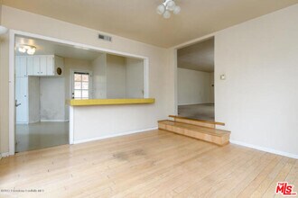 5249 Escalante Dr in La Cañada Flintridge, CA - Building Photo - Building Photo