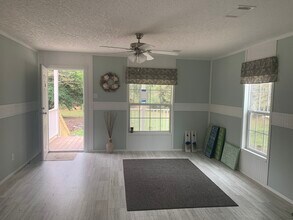 154 NW Alpata Ct, Unit 8 in Lake City, FL - Foto de edificio - Building Photo