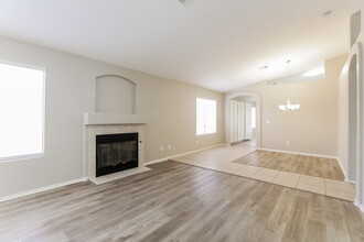 7113 Junction Village Ave in Las Vegas, NV - Building Photo - Building Photo