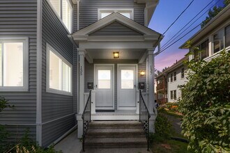 135 Dover Rd in West Hartford, CT - Building Photo - Building Photo