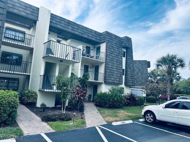 property at 1617 Spoonbill Ln