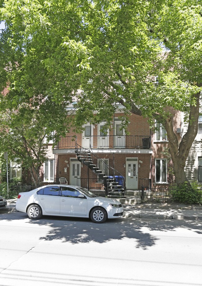 425-435 1e Avenue in Montréal, QC - Building Photo - Building Photo