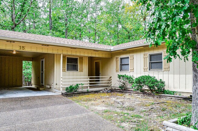 15 Segovia Dr in Hot Springs, AR - Building Photo - Building Photo