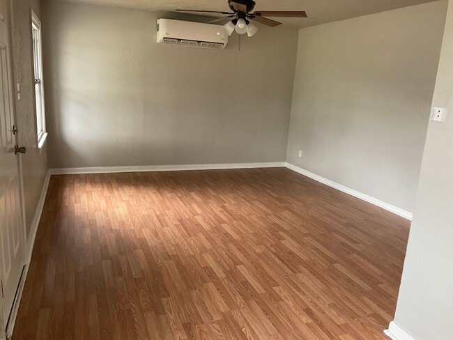 206 W Lilac Ln in Midwest City, OK - Building Photo - Building Photo