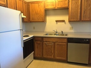Pioneer Point in Stevens Point, WI - Building Photo - Interior Photo