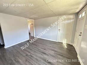 201 Elm St in Pittsburgh, PA - Building Photo - Building Photo