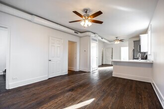 3135 N Oakley Ave, Unit 2R in Chicago, IL - Building Photo - Building Photo