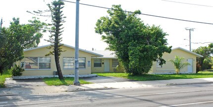 Aloha Apartments in Wilton Manors, FL - Building Photo - Building Photo