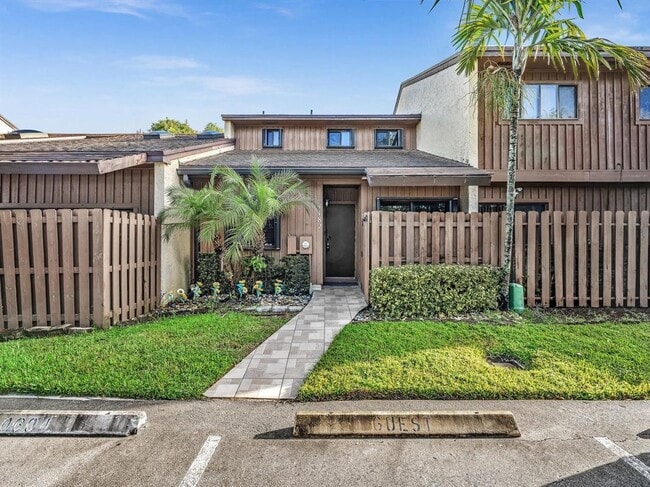 4182 S Pine Island Rd, Unit TOWNHOUSE