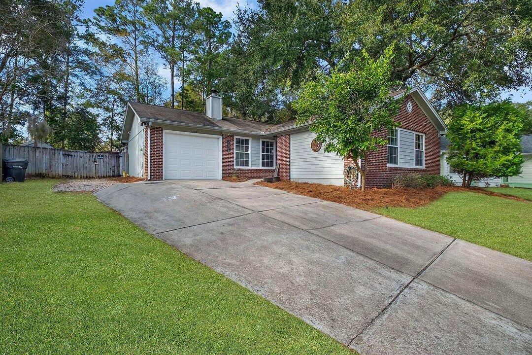 2026 Rob Way in Tallahassee, FL - Building Photo