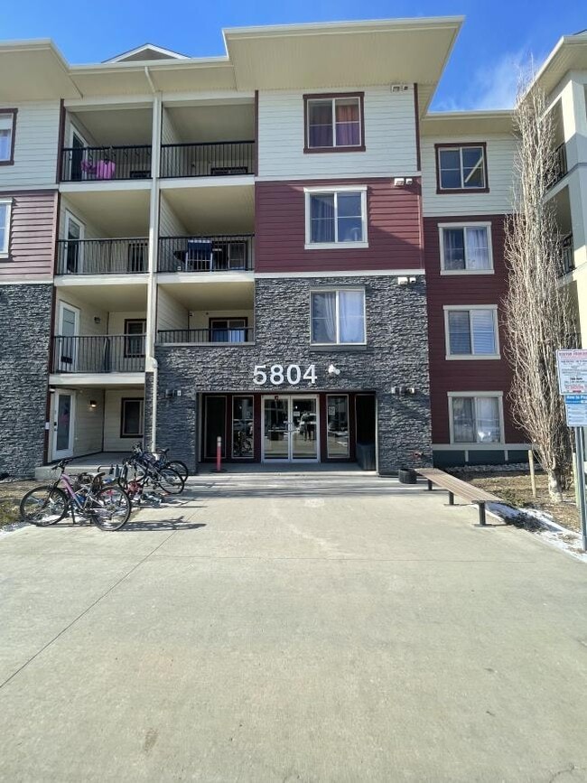 property at 5804-5804 Mullen Pl NW