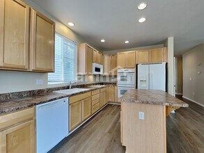 11791 Lewiston St in Commerce City, CO - Foto de edificio - Building Photo