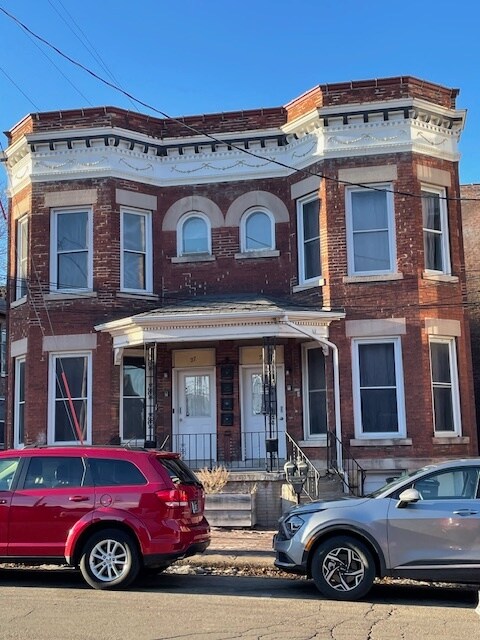 25 W 15th St in Dubuque, IA - Building Photo