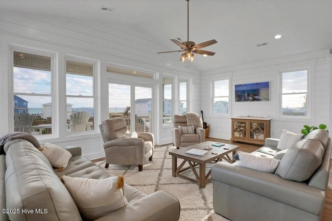 3547 Island Dr in North Topsail Beach, NC - Building Photo - Building Photo