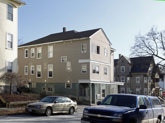 205 Fairmont Ave in Worcester, MA - Foto de edificio - Building Photo