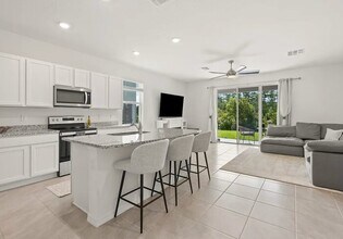11174 Crescent Deer Dr in Land O Lakes, FL - Building Photo - Building Photo