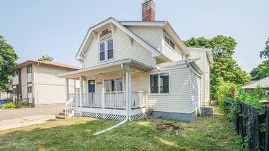 1441 S State St in Ann Arbor, MI - Building Photo - Building Photo