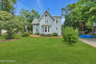 18 Middletown Ave in Atlantic Highlands, NJ - Building Photo - Building Photo