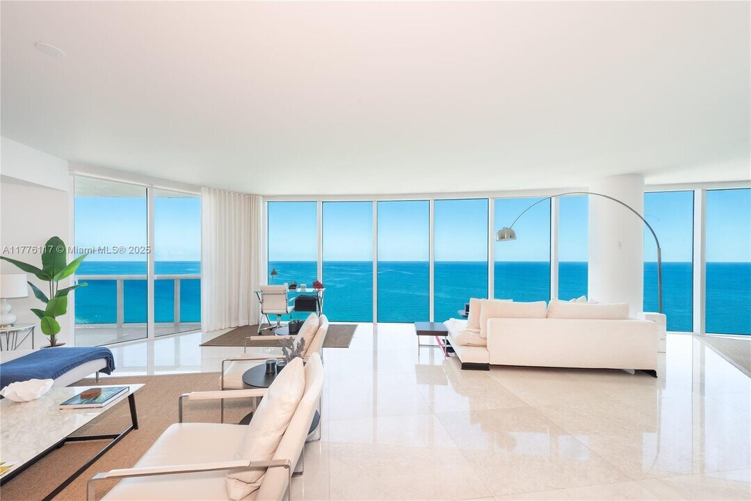 2711 S Ocean Dr in Hollywood, FL - Building Photo