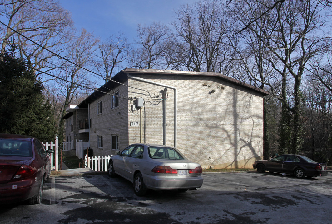 717 Sligo Creek Pky in Takoma Park, MD - Foto de edificio