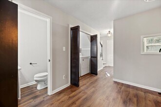 5508 Kaplan Dr, Unit B in Raleigh, NC - Foto de edificio - Building Photo