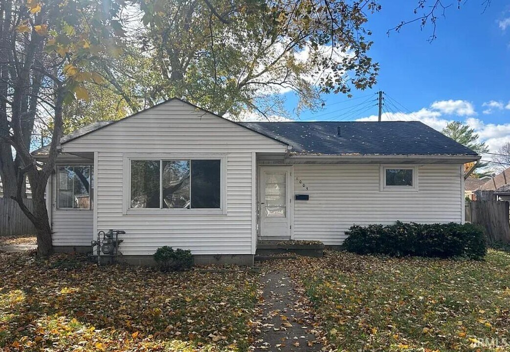1005 Sarasota Dr in Lafayette, IN - Foto de edificio