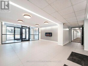 10 Garfella Dr in Toronto, ON - Building Photo - Building Photo